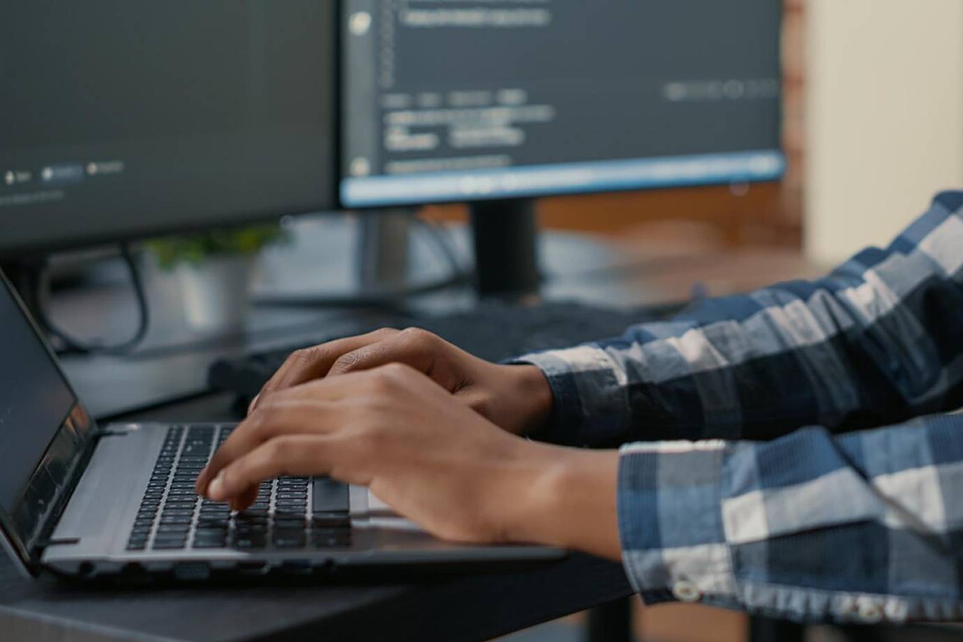 Kelebihan Menggunakan Email Account Sesuai Jabatan Dibandingkan dengan Nama “Orang”